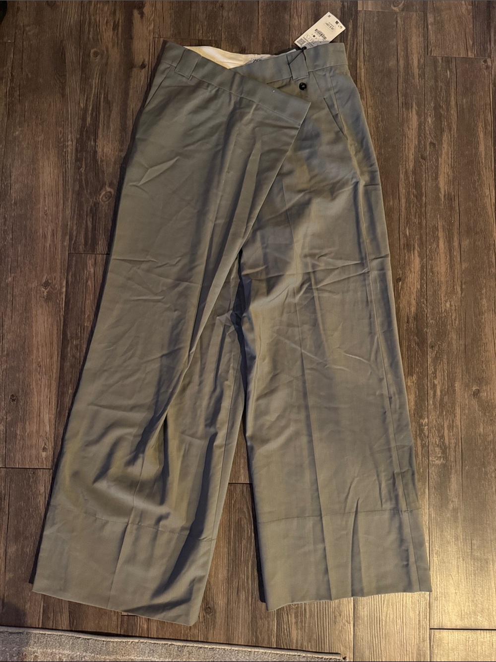 Zara Wide-Leg Trousers in Gray
